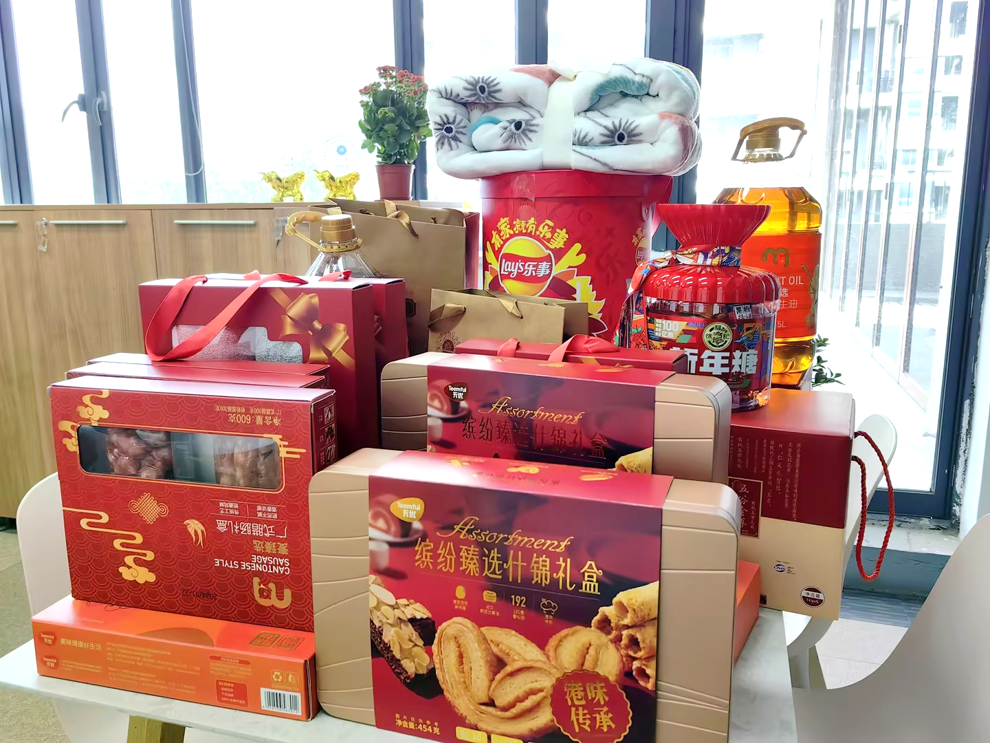 紅紅火火過新年，九龍龘龘迎新春